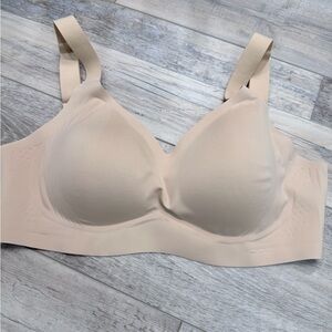 Nude Seamless Jelly Bra